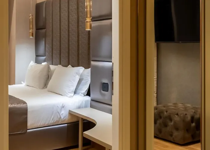 Helmirage Frattina Vendégház